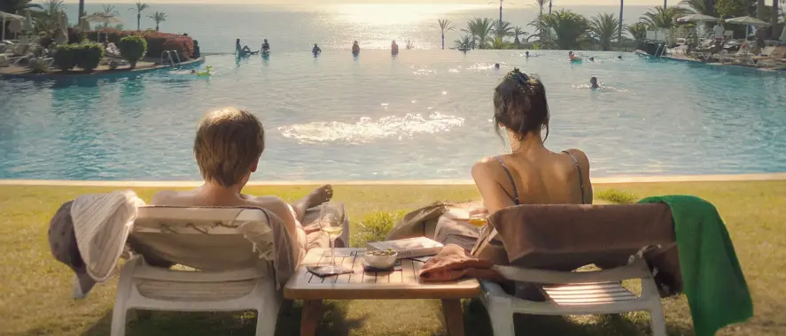 Відгук на «Небезпечний курорт» («The Last Resort»/«Paradis») 2026: Це НЕ трилер
