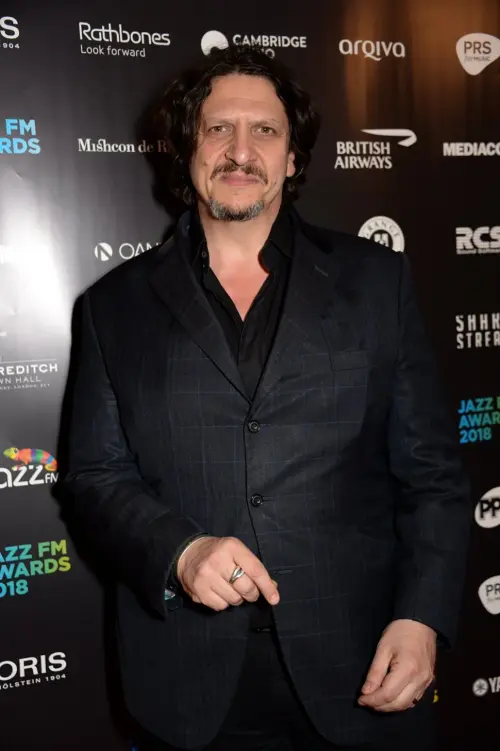 Джей Рейнер