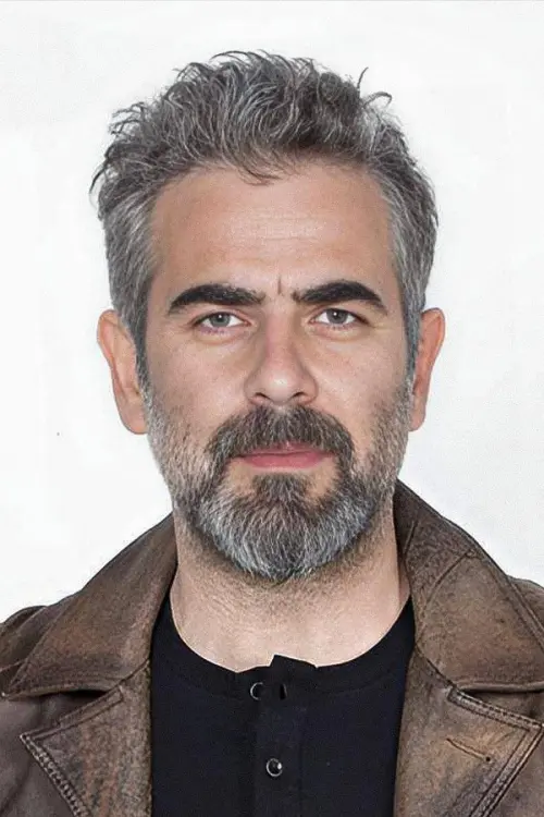 Юрдаер читає