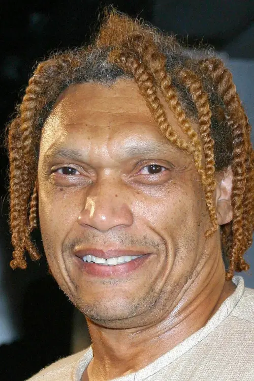 Готорн Джеймс