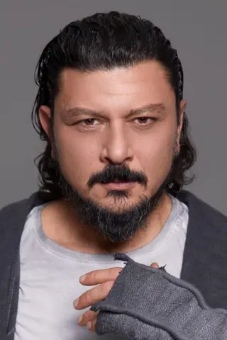 Емре Басалак