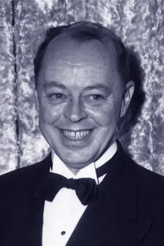 Сем Комер