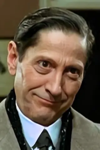 Колін Дживонс