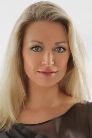 Елія Ніколс