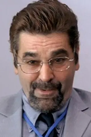 Леон Хед