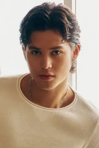 Kyle Echarri