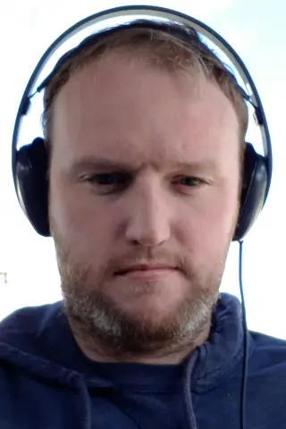 Ствіен Шилдс
