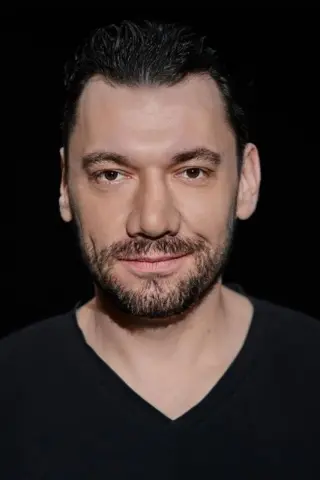 Домінік Бак