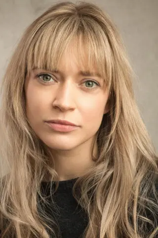 Лілі Хокінс