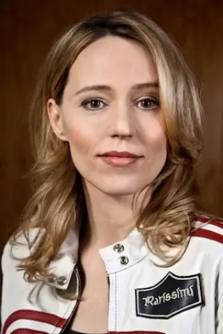 Джулія Біргольд