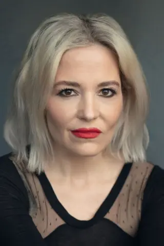 Надін Леон Гобет