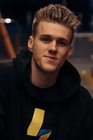 Лахлан Пауер