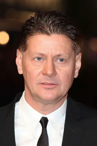 Ендрю Нікол