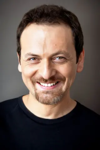 Деврім Оздер Акін
