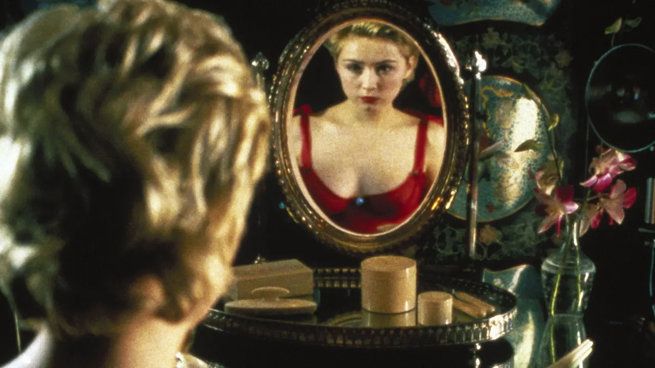 Дика орхідея 2: Сумна історія Блу